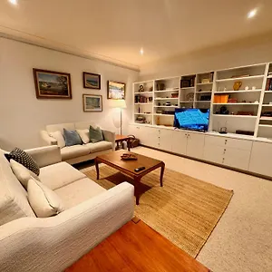 3 Bdrm 2 Bthrm House Close To Cbd & Anu Canberra